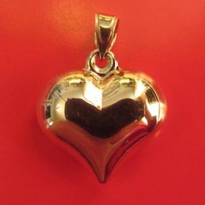New 14k Solid Gold New Heart Hollow Charm Pendant - 1.07 Gram - Please See Photos