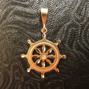 14k Solid Gold Nautical Wheel Ocean Boat Religious Darma Wheel Diamond Cut Textured Pendant - 2.17g