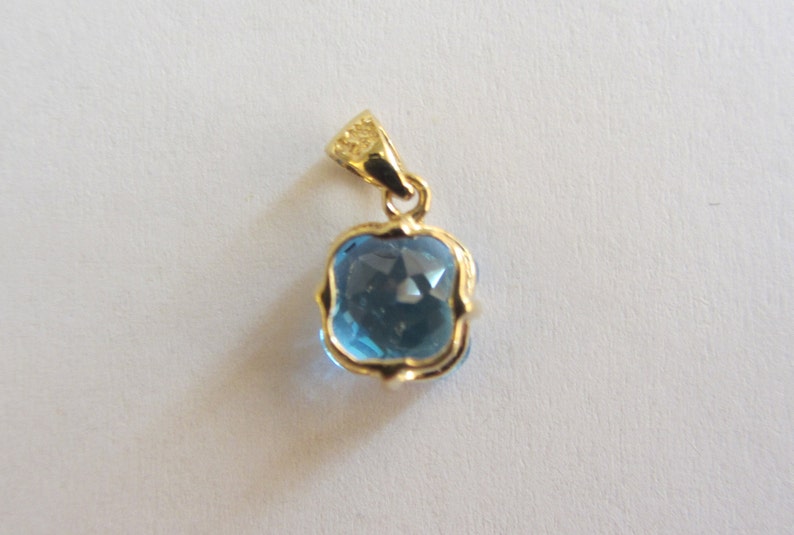 Amazing 14k Solid Gold Swiss Blue Topaz Checkerboard Faceted Square with Rounded Corners Pendant Please See Photos