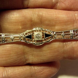 Antike 14k Weißgold Diamant, 2 Saphire Filigrane Milgrain Bar Pin Brosche - 4,10 Gramm - Bitte Siehe Fotos
