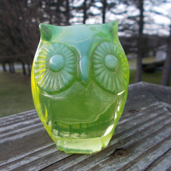 Fenton Glass Opalescent Topaz / Vaseline Colored Glass Owl Figurine