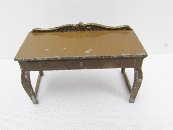 tootsie toy metal dollhouse furniture