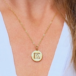 Collar de carta de oro
