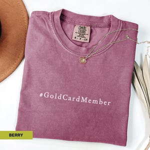 Camiseta com citação política para membro do cartão Gold Camiseta da era de ouro da América Camiseta engraçada pró-democracia Camiseta com humor negro sarcástico Camiseta com cores confortáveis