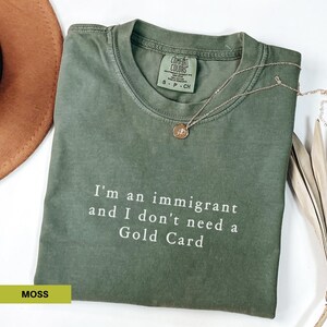 Camiseta com citação política, cartão dourado, camiseta da era de ouro da América, camisetas engraçadas pró-democracia, humor negro sarcástico, camiseta com cores confortáveis