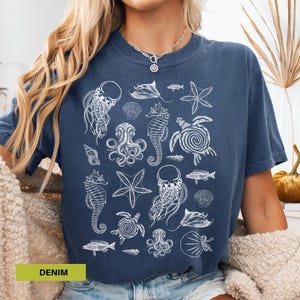 Sea animals 90s vintage style tshirt Retro comfort colors Ocean Y2k shirt Sea turtle shirt Sea creature shirt Coastal graphic tees Sea shell