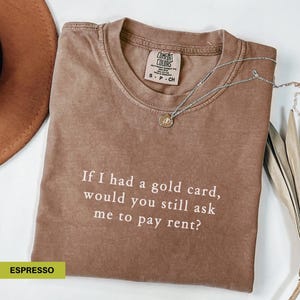 Camiseta com citação política, cartão dourado, camiseta da era de ouro da América, camisetas engraçadas pró-democracia, humor negro sarcástico, camiseta com cores confortáveis