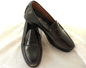 Old New Stock Men's Black Dress Shoes  Leather Loafers Towncraft Slip On sz 9.5D