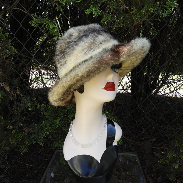 Vtg Mod 1970's Ladies Mink Fedora|Retro Black & White Mink Vagabond Hat|Ladies Cosmopolitan Mottled Mink Hat C 21.25"