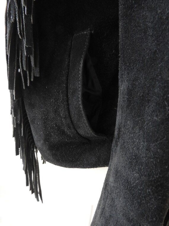 Vtg Ladies Black Suede Short Fringed Jacket|Vtg W… - image 4
