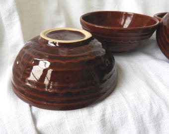 ヴィンテージ ブラウン陶器製シリアルボウル マークレスト デイジードット ハル 直径5.5インチ x 高さ2.5インチ