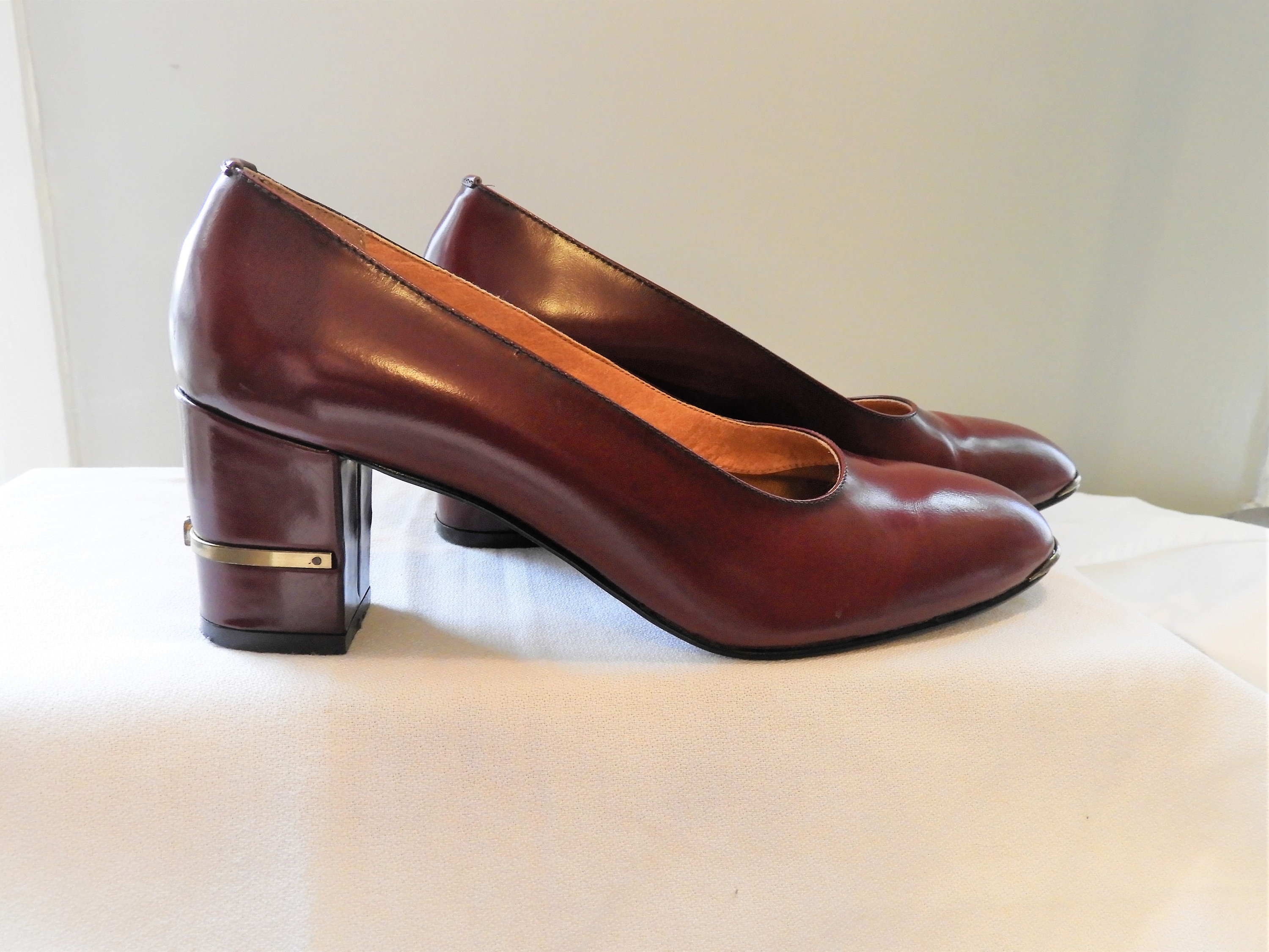 vintage Aigner burgundy leather mid calf high heeled boots 70s – hong kong  vintage