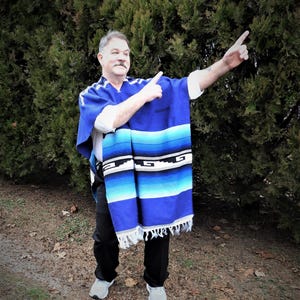 Vtg BlueWoven Poncho|Unisex Mexican Serape|South American Ombre&#39; Fringed Poncho 38&quot; x 38&quot;