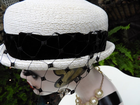 1940's White & Black Bumper Hat, Velvet Ribbon Wo… - image 8