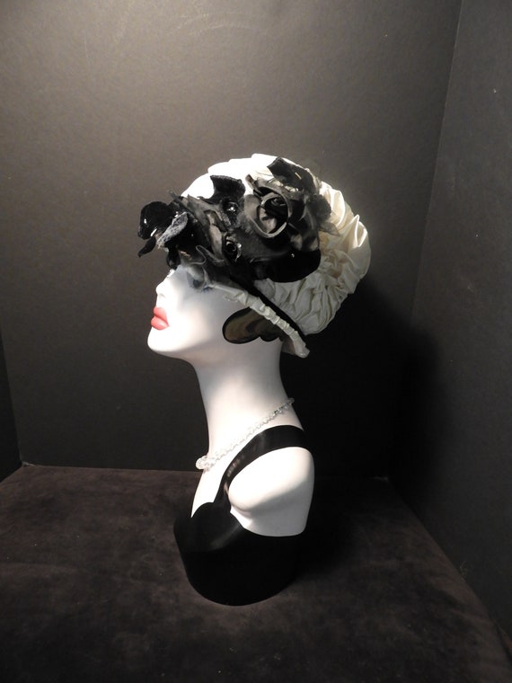 Vtg 1920's Cloche White Black Hat|Vtg Art Nouveau 