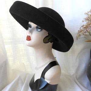 Adolfo Realites Paris Chic Navy Blue Boody  Hat with Feather Adolfo Hat | eBay main image 4