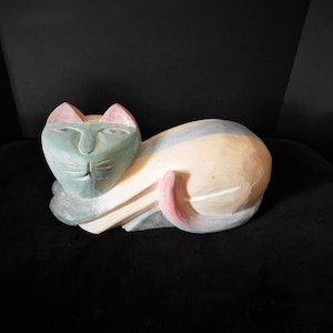 Vtg 1980&#39;s Pastel Folk Art Wood Cat, Vtg Wood Hand Carved Whimsical Cat, Vtg Large Primitive Hand Painted Cheshire Cat L 12&quot; x H 7&quot; x D 5&quot;