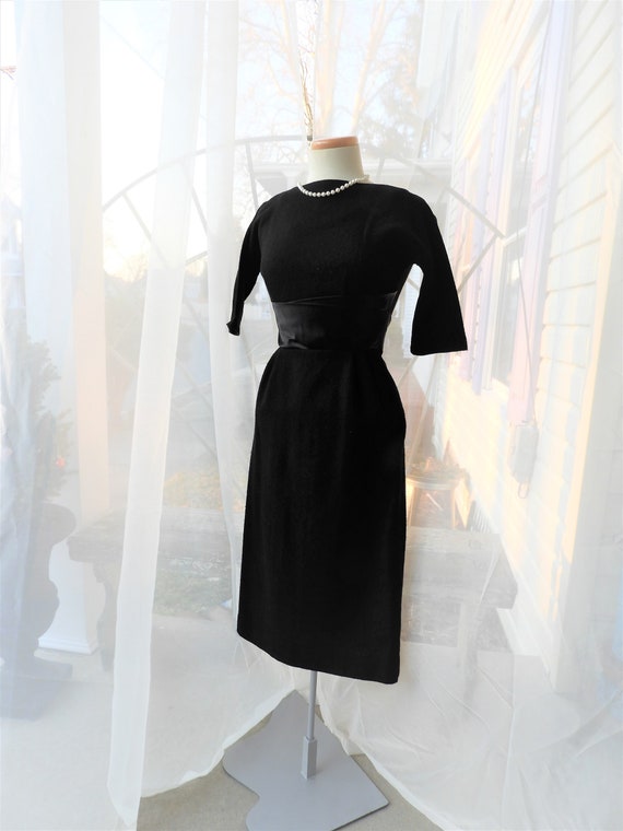 Stunning 1950's Black Bombshell 3/4 Sleeve Dress,… - image 3