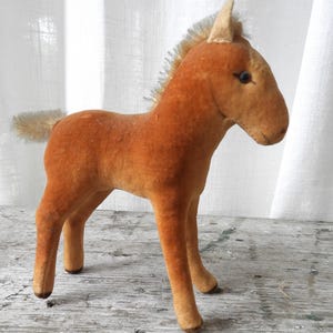 Puledro Steiff vintage anni '50, raro, in velluto marrone chiaro, altezza 6 pollici.