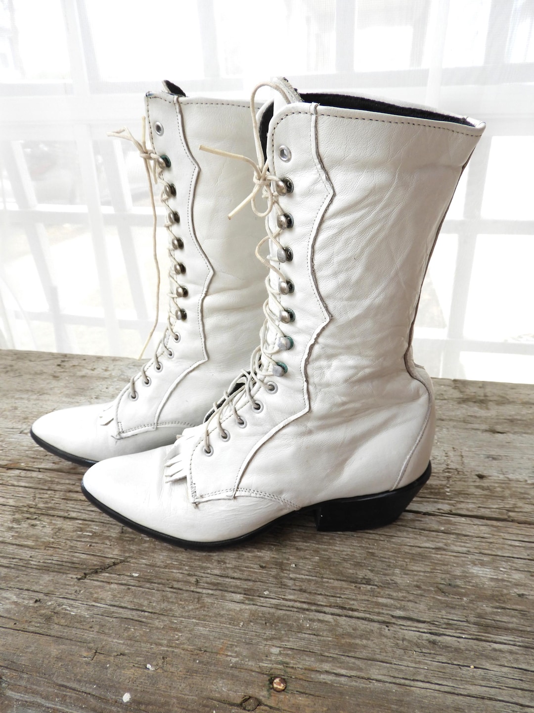 Vtg White Victorian Style Lace up Shoes|vtg 1980 display picture 3