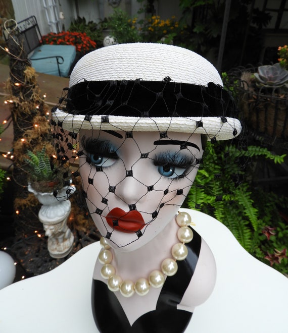 1940's White & Black Bumper Hat, Velvet Ribbon Wo… - image 3