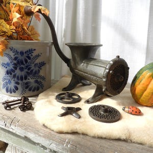 Vtg Cast Iron Meat Tinned Grinder|Enterprise Philadelphia Hand Crank Grinder No. 22| Table Mount Meat Chopper and Attachments