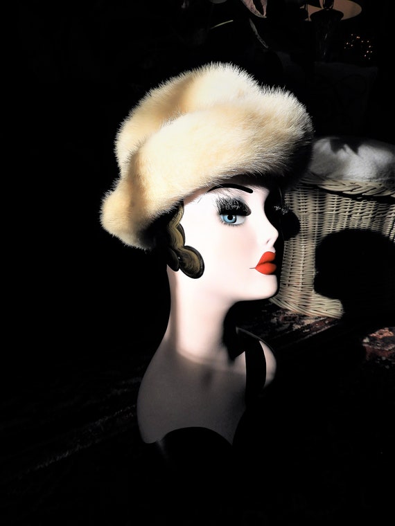 Vtg 1960's Fur Hat, Ladies White Mink Fedora Hat,… - image 3
