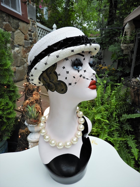 1940's White & Black Bumper Hat, Velvet Ribbon Wo… - image 2