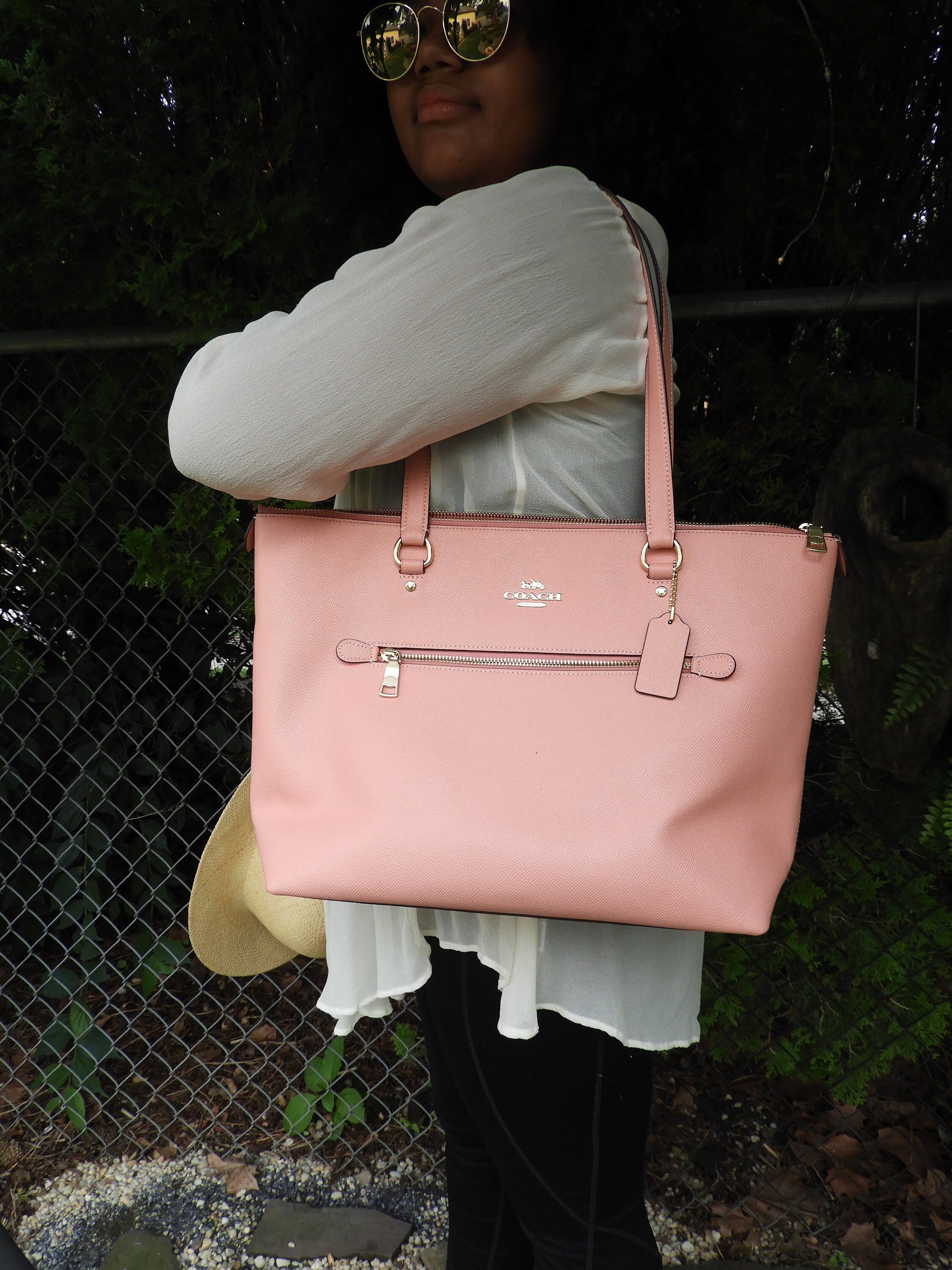 Coach gallery tote pink sale