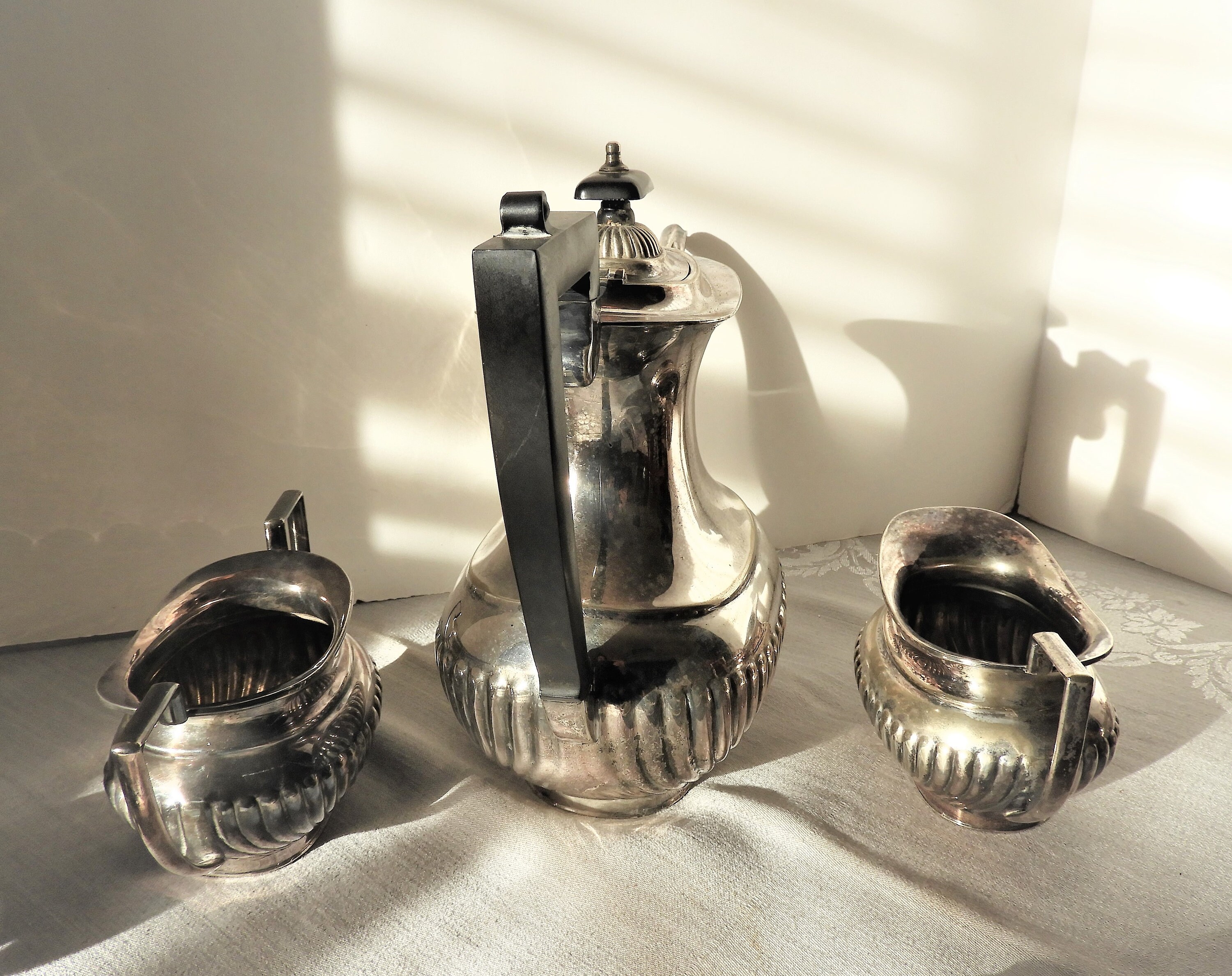 【Sheffield Silve Co.】ビクトリアンのコーヒーサービス 4点 Sheffield Silve Co.】ビクトリアンのコーヒーサービス 4点