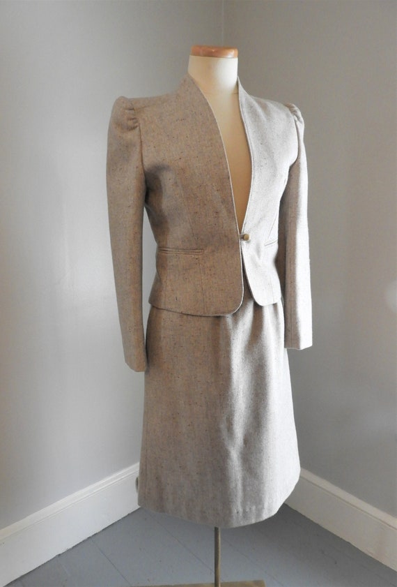 1970's Ladies Wool Skirt Suit, Vtg Beige Herringbo