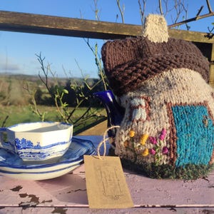 Cosy Irish Cottage Tea tricoté à la main - Charme douillet pour votre théière