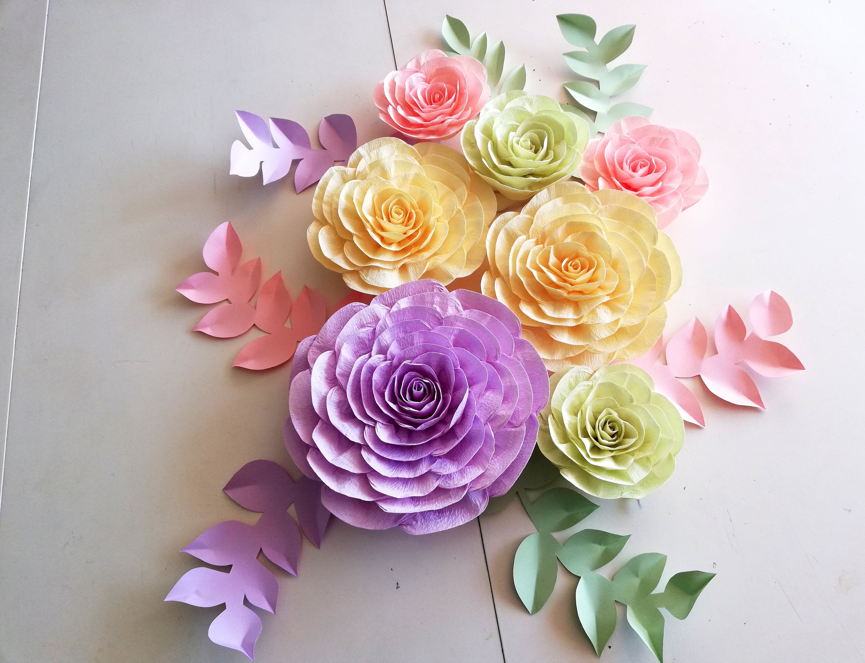 How to make LARGE CREPE PAPER FLOWERS (EASY!)  DIY wall decoration with  crepe paper 