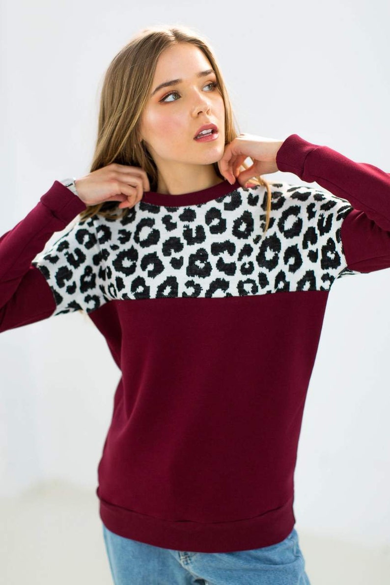 Sweater Phoria Burgundy Leopard