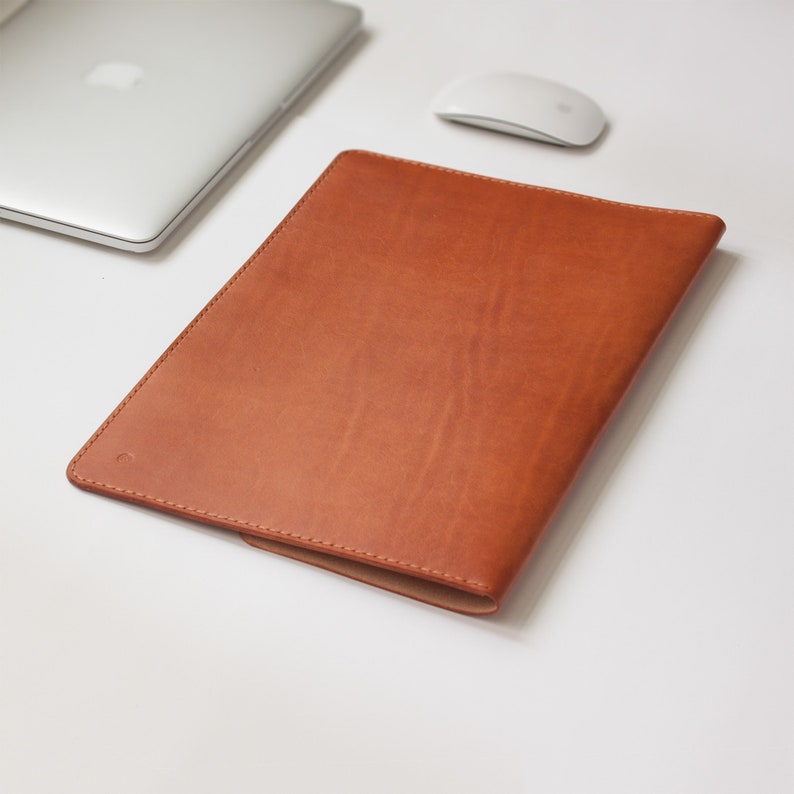 Leather case sleeve for MacBook / Pro Retina / Air Hand Etsy
