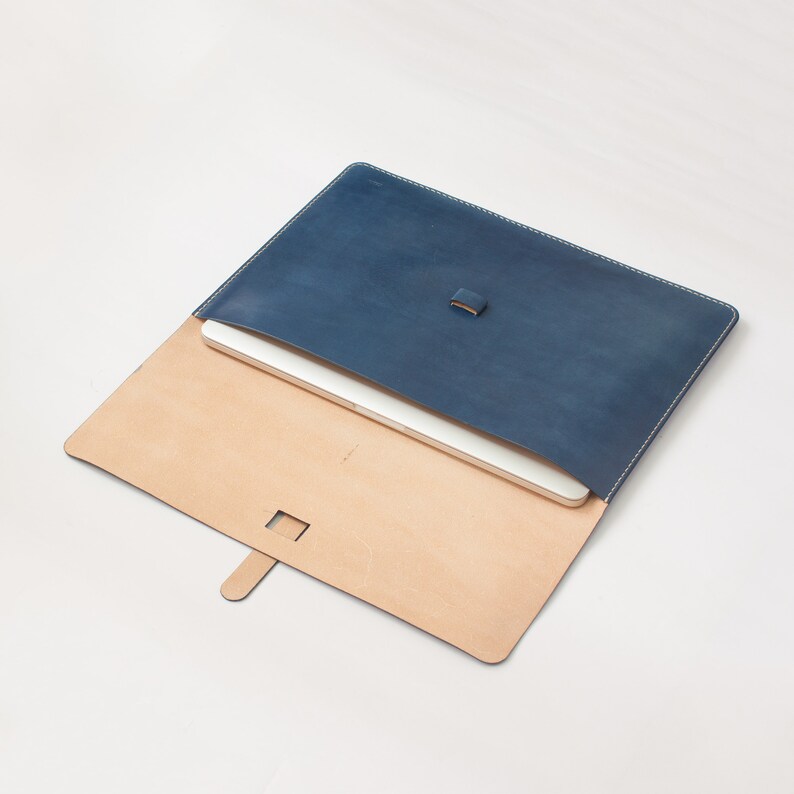 Leather case sleeve for MacBook / Pro Retina / Air Hand Etsy