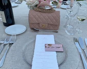 Menú Deckled Edge o tarjetas de lugar con espejo acrílico grabado en oro rosa