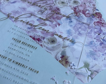 Conjunto de invitación floral acrílica, forro de sobre floral de acuarela, pastel y oro