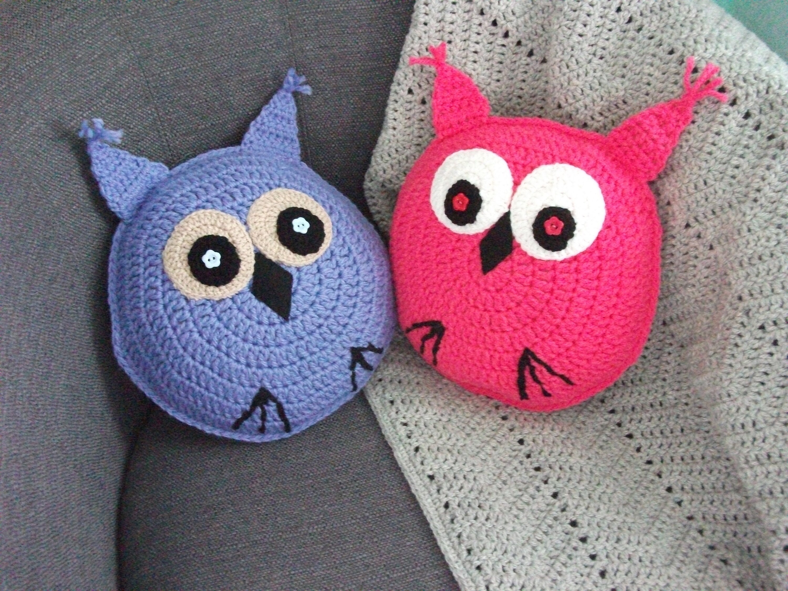 Crochet owl cushion with button eyes, conservatory, garden room, baby room,caravan, pink or blue, ro