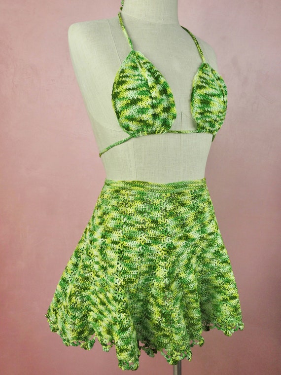 1970s green 3 piece crochet bikini and skirt Gem