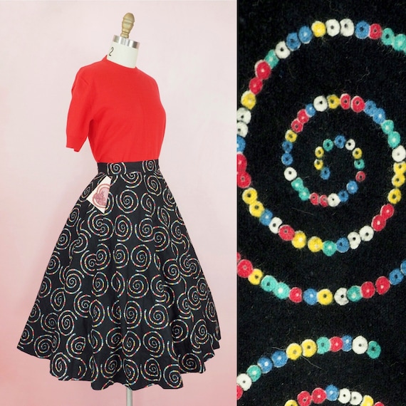 1950s Trompe L’oeil sequin swirls fleece circle s… - image 1