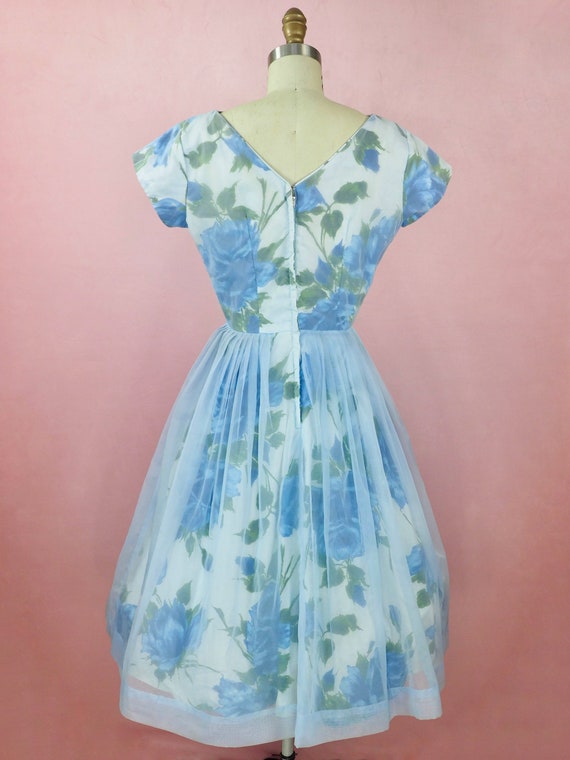1950s blue rose novelty print dress with chiffon … - image 3