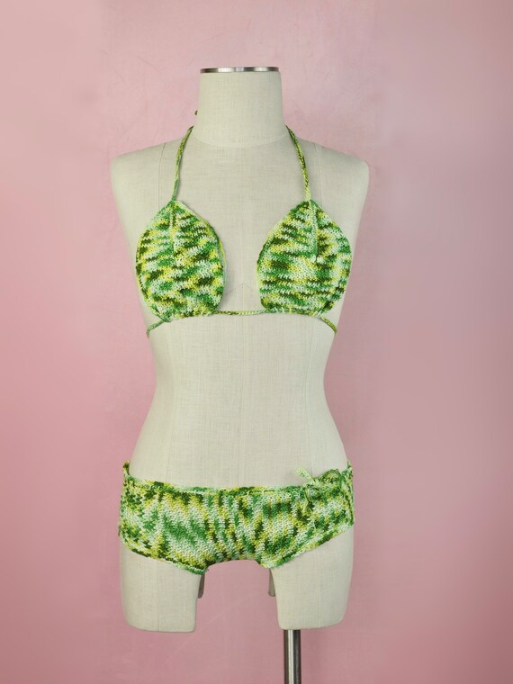1970s green 3 piece crochet bikini and skirt - image 3