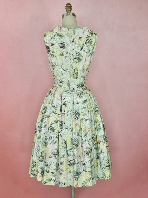 1950s rose print dress in watercolor illustrated … - image 4