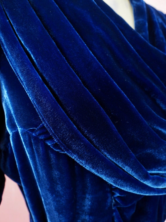 1940s blue velvet draped dress with puff sleeves - image 9