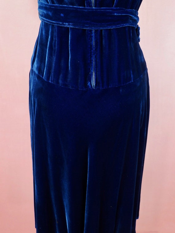 1940s blue velvet draped dress with puff sleeves - image 7