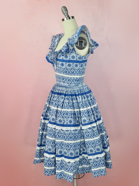 1950s blue and white cotton sun dress - image 4