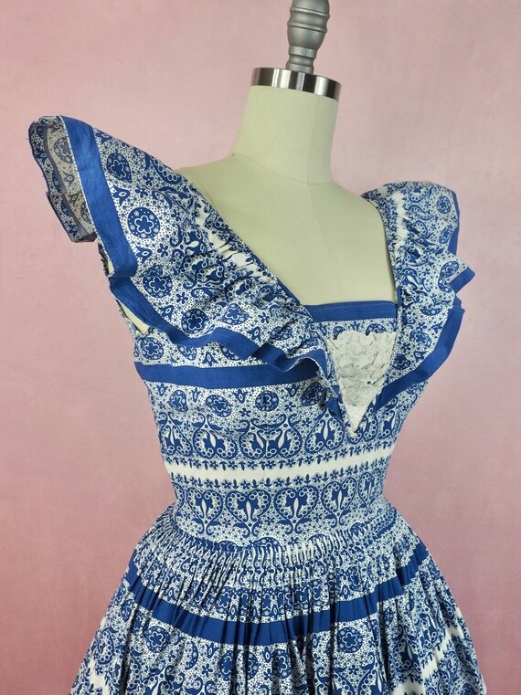 1950s blue and white cotton sun dress - image 5