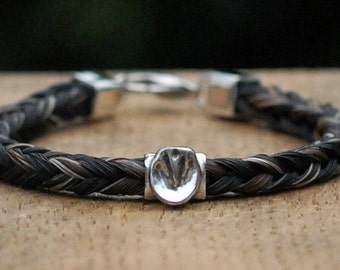 Custom horsehair bracelet, silver horsehair bracelet, 9ct gold horsehair bracelet, bare hoof bead, horses hoof bracelet, horse jewellery
