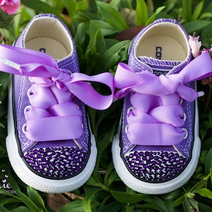 Converse Kids Chuck Taylor All Star Ox adornado con cristales Swarovski y cordones de zapatos hechos a mano personalizados